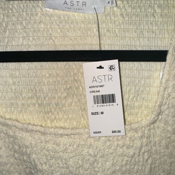 Astr the label SMOCKED SQUARE NECK MINI DRESS - Picture 4 of 6